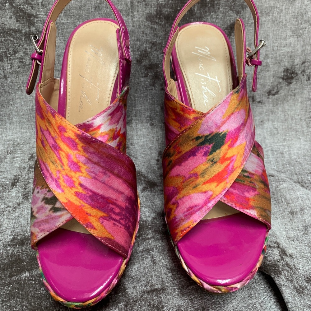 Shoes - Picture 5 of 6